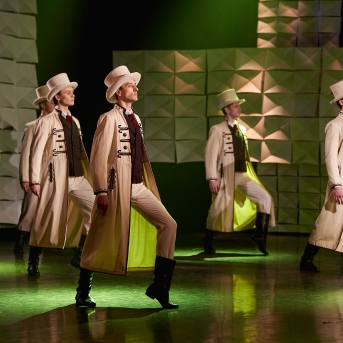 Koncerts ''Mēs mīlam dejā'' - Foto: Roberts Ķesteris